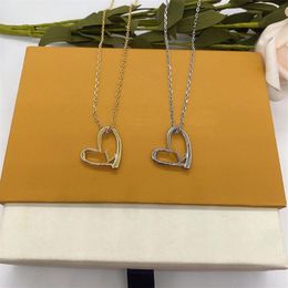 Womens Designer Necklace Love Necklaces Heart Chains Women Men Jewellery Golden Letter Luxury Elegant Habbly241Y