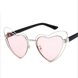 Fashionable Heart Sunglasses for Women Unique Cat Eye Sunglasses Red Pink Heart-Shape Candy Colour Casual Glasses UV400310t