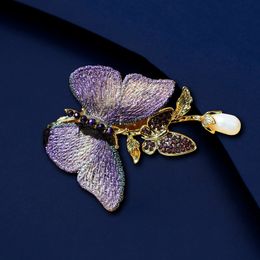 Pins Brooches SUYU Autumn Fashion Style Women's Light Luxury Embroidery Fabric Butterfly Brooch Purple Blue Insect Artificial Pearl Pin 231214