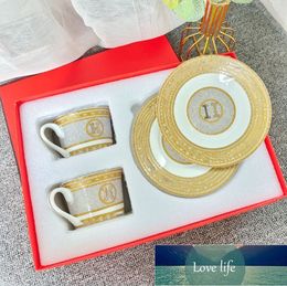 Quality Fashion Coffee Cup Set European Style Afternoon Tea Set Black Tea Cup Coffee 2 Cups 2 Saucer Gift Box