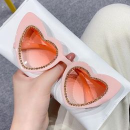 Sunglasses Luxury Women's Heart Rhinestone Decoration Oversized Sun Glasses For Girls Driving Street UV400