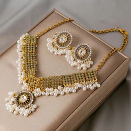 Chokers Luxury Vintage Women s Jewellery Set Gold Plated White Crystal Zircon Necklace Earrings Sets Bridal Wedding 2023 231216