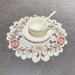 Table Mats European Style Coffee Bowl Mat Round Rose Flower Embroidery Place Pad Cloth Placemat Doily Tea