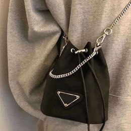 Mode Eimer Tasche Frauen Designer Nylon Handtasche Mini Tote Kleine Luxurys Lange kette Schulter Umhängetaschen schwarz geldbörse mann telefon reisepass taschen