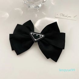 Brand Designer Triangle Hair Clip Elegant Fashion Bow Hair Clip Romantic Style Womens Hair Jewelry Spring Autumn Headband