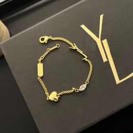 High Quality Womens Bracelet Designer Gold Plated Classic Letter Chain Bracelet Fashion Style Perfect Love Gift Bracelet With Boutique Jewelry Wholesale