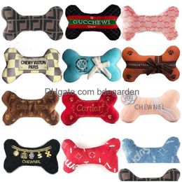 Designer Dog Toys Fashion Hound Collection Unique Squeaky Plush Bone Passion For Accessories Puppies Small Dogs Party Pography Drop De Dhtgb