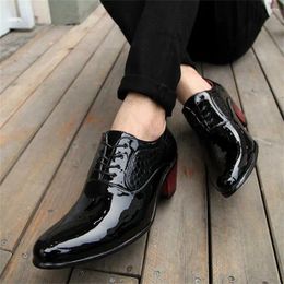 Dress Shoes Synthetic Leather Normal Mens White Trainers Groom Luxury Evening Dresses Sneakers Sport Loofers
