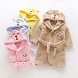 Towels Robes Autumn Winter Children Sleepwear Robe Flannel Hooded Warm Bathrobe Kids Pajamas For Boys Girls Lovely Cartoon Animals Robes 231215