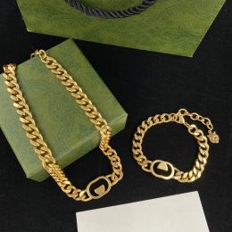 Neue Designer-Halskette und Armband-Choker für Unisex-Buchstabenarmbänder, Goldketten-Lieferung, Edelstahl-Charm-Halsketten