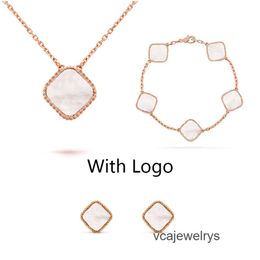 Designer Van Clover Bracelets 4 vans Leaf Clover Necklace luxury Jewelry Set Pendant Necklaces Bracelet Stud Earrings Gold Silver Mother of Pearl