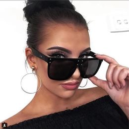 New Flat Top Sun Glasses Oversized Goggles Mens Square Sunglasses Women Fashion Famous Brand Rivet Black Eyewear Gafas de sol1969