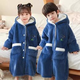 Towels Robes Winter Bathrobe Kids Thicken Warm Flannel Homewear Children Boys Cartoon Bear Nightwear Girls Princess Pink Hooded Button Robes 231215