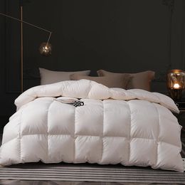 Comforters sets Luxurious Highquality Golden edge nice white duvets comforter Goose Down Quilts 95% up to the standard light warm very much 231215