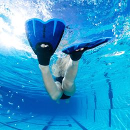 set Cressi Agua Short Fins Swimming Training Snorkelling Flippers for Adults Blue Black