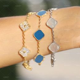 Charm Bracelet Luxury Four-leaf clover bracelet Charm Elegant Classic fashion 18K agate shell Holiday Wedding Couple Jewelry Gift 240H