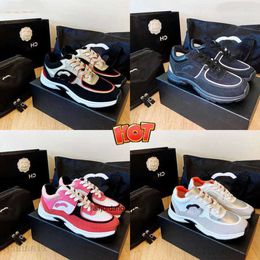 Sapatos de canal Designer feminino Casual Running Shoes Reflexivo tênis vintage Curra de couro e treinadores de homens da moda Derma