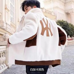 Winter Lamb Fleece Coat for Men's Fashion Korean Edition with added plush, warm and loose fitting student work jacket, men's fashion label