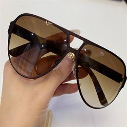 NEW 2252 men classic design sunglasses Fashion Oval frame Coating sunglasses UV400 Lens Carbon Fiber Legs Summer Style Eyewear wit238P