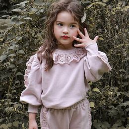 Толстовки с капюшоном, осенняя корейская детская одежда для девочек, свободный пуловер с цветочным краем, длинный рукав, круглый воротник 231215