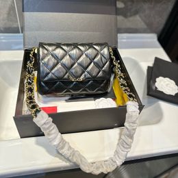19 Series 23k Designer Womens Chain Bag 20cm Shoulder Bag Leather Diamond Gold Hardware Metal Buckle Luxury Handbag Matelasse Wide Chain Crossbody Bag Fashion Bags