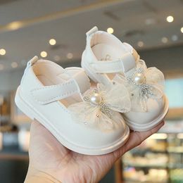 Boots Baby Girl Princess Shoes Toddler Nonslip Flat Softsole Leather Lovely Butterflyknot Infant First Walkers 231216