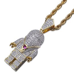 Hip Hop Street Fashion Iced Out Gold Colour Plated Spaceman Necklace Micro Pave Zircon Astronaut Pendant Necklace for Men Women317d