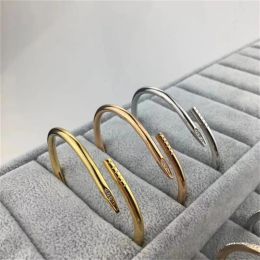 A Designer Cartres Luxury Classic Bracelet Nail Fashion Unisex Cuff Couple Bangle Gold Jewellery Valentine's Day Gift with box