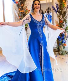 Vintage Embroidery A Line Wedding Dress Royal Blue And White Long Satin Bridal Gowns Front Split V-Neck Victorian Robe De Mariee Flare Sleeve Plus Size Bride Dresses