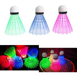 Badminton Shuttlecocks 3pcs LED Badminton Ball Glowing Light Up Plastic Badminton Shuttlecocks Colourful Lighting Balls 231216