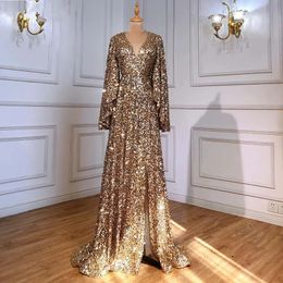 2024 Altın Akşam Pageant Elbise V Yastık Uzun Parlama Kollu A-Line Yüksek Bölünmüş Sequins Kadın Balo Balo Resmi Elbise Vestidos de Gala Robe De Soiree
