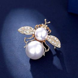 Cute Animal Bee Brooch Small Pin Scarf Decoration Neck Collar Brooches Brooches for Women Vintage Insect Brooch Pin High Quality2158