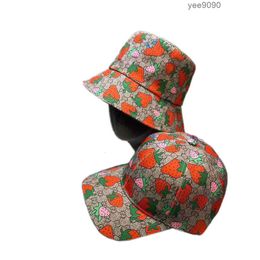 Baseball Cap Designers Hats Luxury Ball Strawberries Designs Sports Style Travel Running Wear Hat Temperament Versatile Caps Multiple''gg''185S