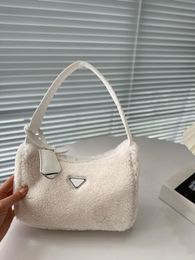 2023 New Handbag Cute and Heartbeat Lamb Hair Rabbit Hair Luxury Material Fashionable Girl Heart Handbag Shoulder Bag Fashion Designer Bag