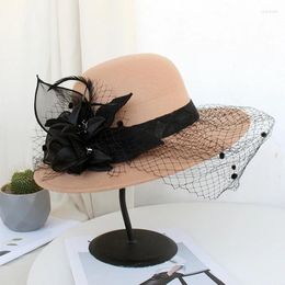 Berets French Elegant Women Banquet Bucket Fedora Hat With Veil Flowers British Celebrity Dress Fascinator Bride Wedding Wool