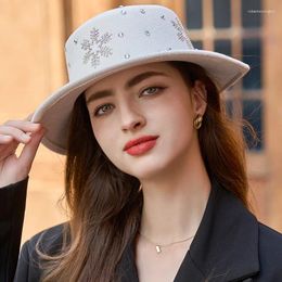 Berets Trendy Women Fedoras Stylish British Jazz Panama Hat Autumn Winter Hats With Shiny Rhinestones