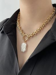 Pendant Necklaces European American Cool Style Exaggerated Woven Design With Metal Thick Chain And Imitation Square Pearl Collarbone