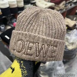 Loewee Hat Official Quality Designer Beanie Caps Mens Women Winter Popular Wool Warm Knit Hat 01phr3