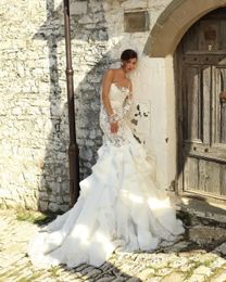 Gorgeous One Shoulder Mermaid Wedding Dresses Lace Ruffles Train Wedding Gown Tulle Robe De Mariee