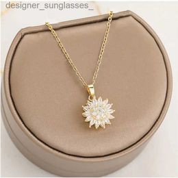 Pendant Necklaces Retro Charm Sunflower Smart Necklace Women's Fashion Rotating Sunflower Small Fresh Mori Hope Flower Clavicle Chain Holiday GiftL231218