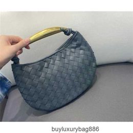 Bags Authentic Half s Turn Bag Month Fashion Bags Metal Designer Bags Botte s Shark Wrist Handbag Light Luxury Version Versatile Handbag w Out WN-CP44