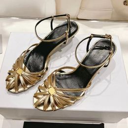 2023 Designer Luxus reine Farbe Vintage hochhackige Sandalen Damen 100% Leder schwarz/golden dünne Riemen gewebt