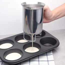 Cake Tools 900ML Pancake Dough Cupcake Dispenser Stainless Steel Batter Dispenser Pastry Tool Baking Cake Waffle Widget baking accessories 231216