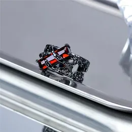 Cluster Rings Vintage Red Zircon Black Hollow Geometric Finger Ring For Women Men Punk Winding Snake Men's Party Jewellery W337