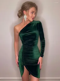 Casual Dresses Velvet One Shoulder Women Sexy Mini Dress 2023 Fashion Green Fold Bodycon Christmas Evening Party Club Outfits