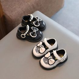 Flat shoes Baby Girl Shoes Boy Small Leather Toddler Soft Sole Antislip First Walkers Infant born Princess zapatillas 231218