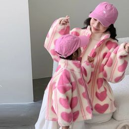 Family Matching Outfits Mother and Dughter Pink Thick Coat Winter Warm Woman Fleece Jacket Mom Son Sweatshirts with Zipper Baby Outerwear 231218