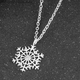 Pendant Necklaces 2022 New Fashion la Crystal Snowflake Zircon Flower Christmas Necklaces Pendants Jewellery for Women Sweater necklaceL231218