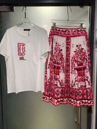 Damen-Designer-Zweiteiler-Anzug, T-Shirt mit Buchstabenmuster, kurzärmelig, hochwertige Blumenstickerei, Überrock, 16. Dezember, Neu