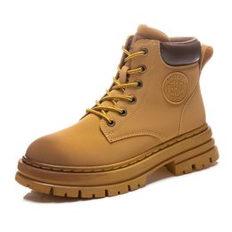 Scarpe da donna retrò stivali da pioggia di vento britannici abbinano stivali di rabarbaro in pelle 2023 Autunno e inverno Nuova piattaforma femminile Martin Boots.